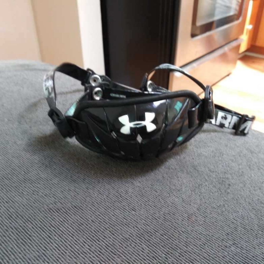 Under Armour Youth Chin Strap